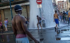 Canicule : que risque-t-on à ouvrir les bouches d’incendie ?